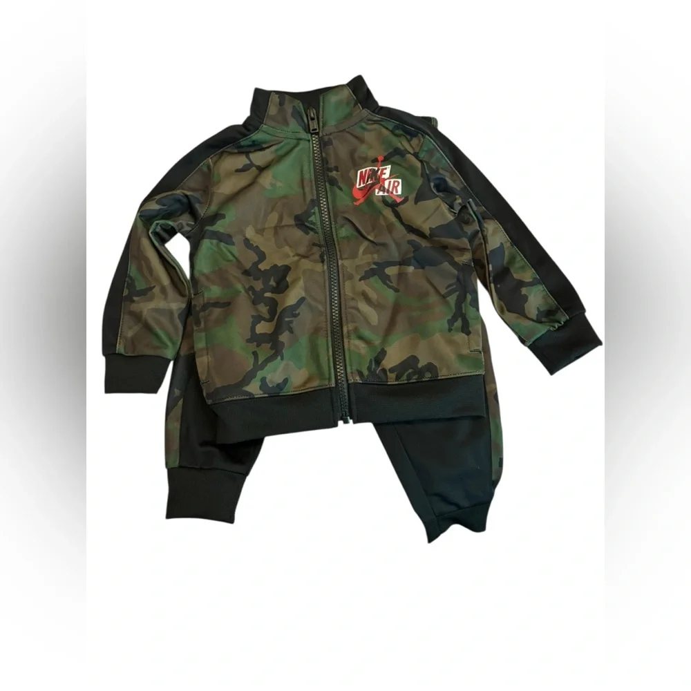 Nike Jordan | track jacket 18M pants set